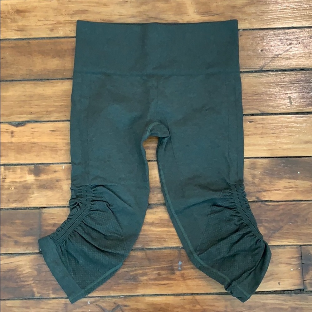 Lululemon cropped leggings size 4